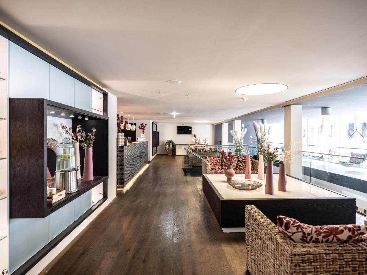 Falkensteiner Family Hotel Sonnenalpe ซอนเนนอัลเพอ นัสส์เฟลด์ ภายนอก รูปภาพ