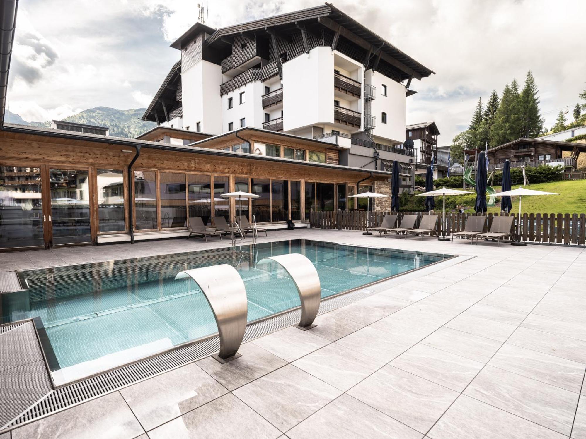 Falkensteiner Family Hotel Sonnenalpe ซอนเนนอัลเพอ นัสส์เฟลด์ ภายนอก รูปภาพ