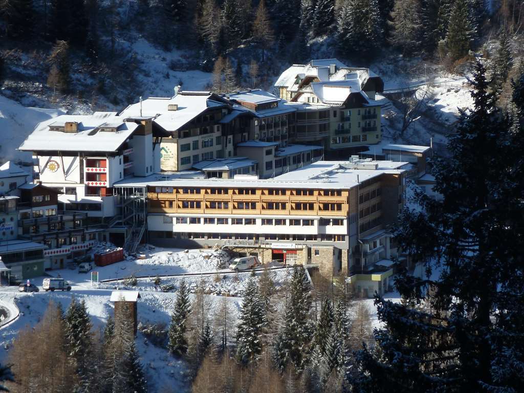 Falkensteiner Family Hotel Sonnenalpe ซอนเนนอัลเพอ นัสส์เฟลด์ ภายนอก รูปภาพ